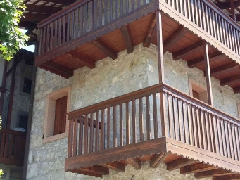 poggioli in legno 